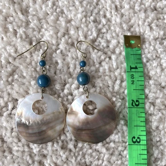 Shell Earrings - Picture 6 of 6